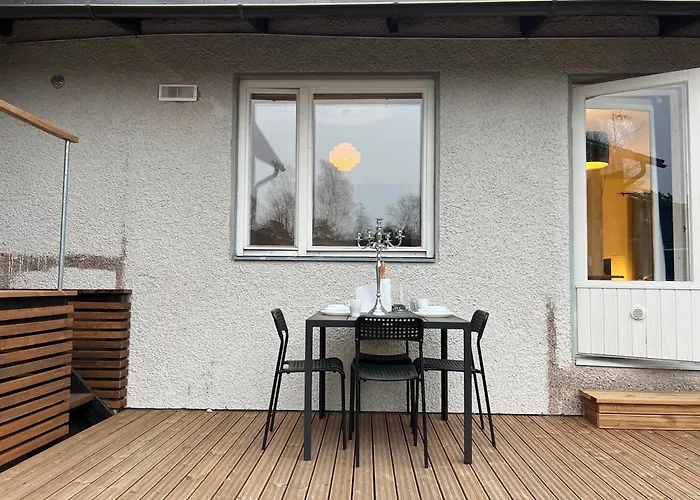 Cozy Independent House With Free Parking And 20 Mins To Center