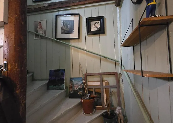 Private Room In A 250 Years Old House