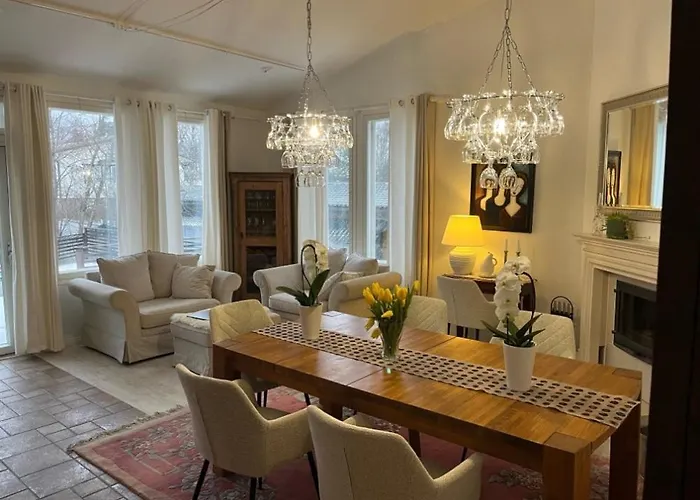 Wonderful Townhouse 214 M2 Close To Outdoor Areas